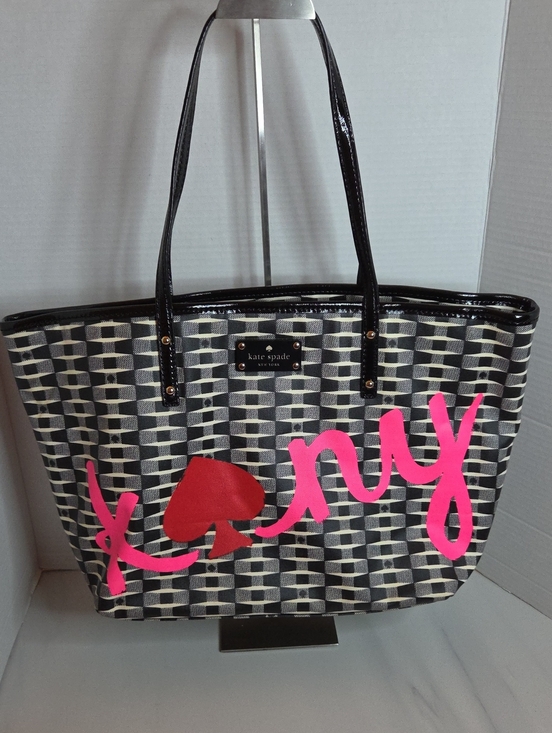 kate spade Handbags - Kate Spade New York Signature Spade Tote Bag